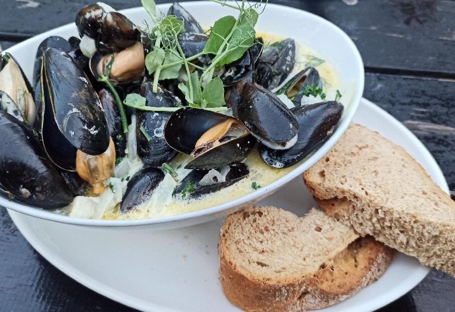 Cadgwith Cove Inn ภายนอก รูปภาพ
